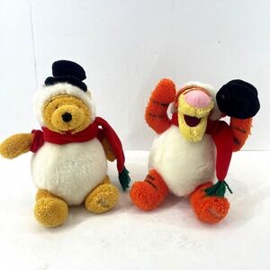 Disney Store 2002 Winnie The Pooh & Tigger Winter Plush Holiday Snow Outfit 8"
